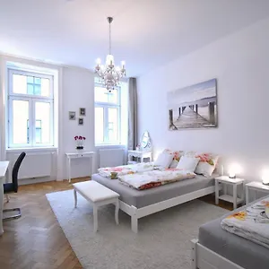 Cosy 3 Viennese Flat - 10min To Center Viena